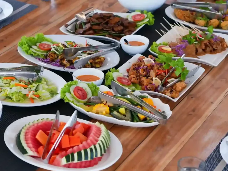 Private Chef on Komodo Cruises: Menus, Dietary Needs, and Dining Experience