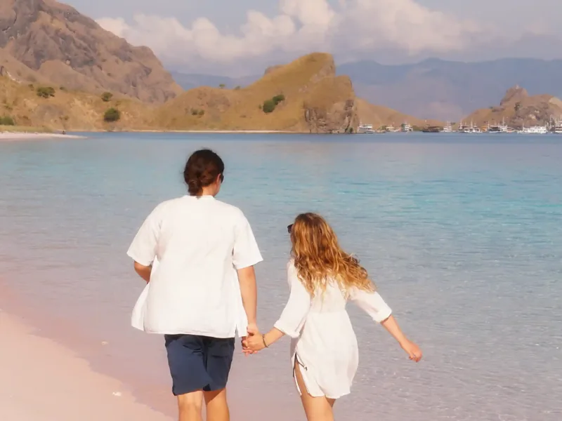 Honeymoon and Couples Phinisi Cruises in Komodo