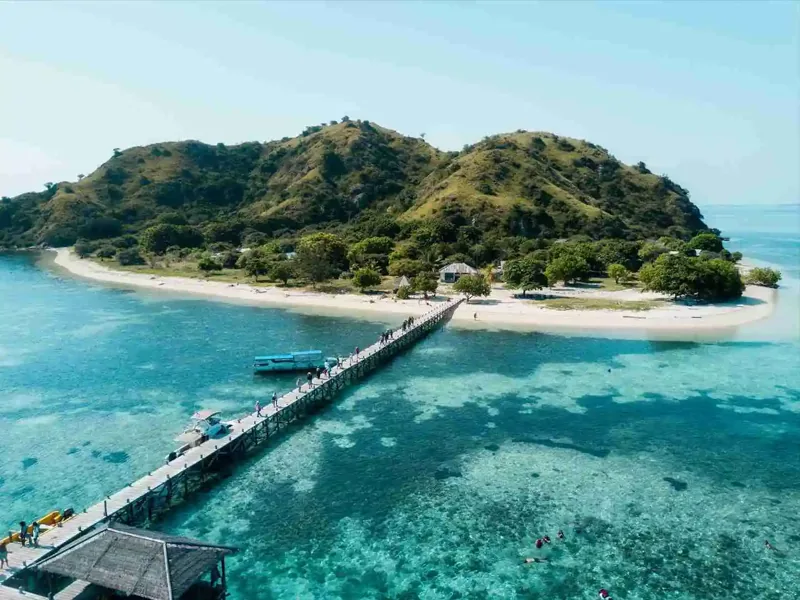 Kanawa Island beach and jetty near Labuan Bajo