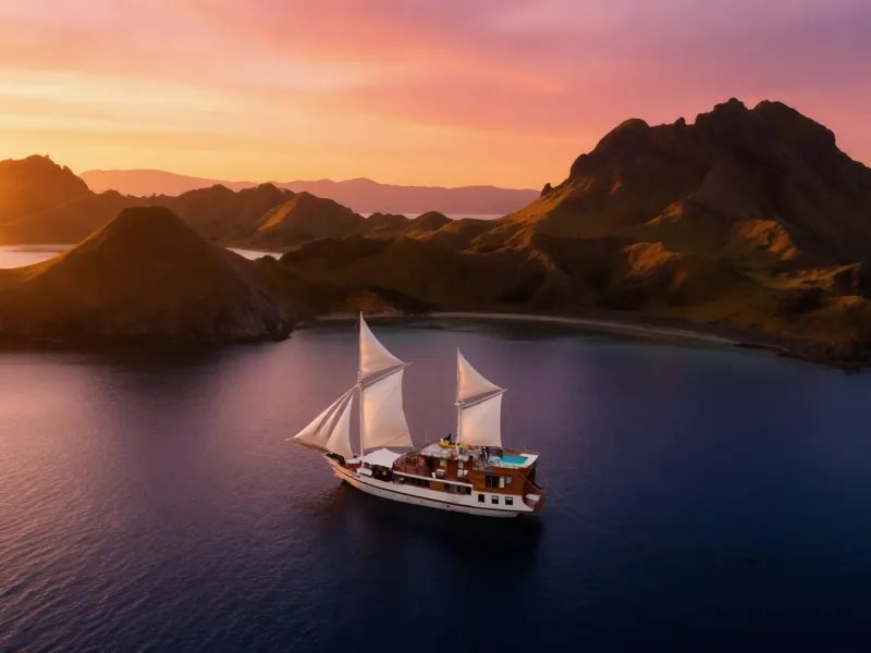 Sailing Bali to Komodo: A Private Cruise Experience in August